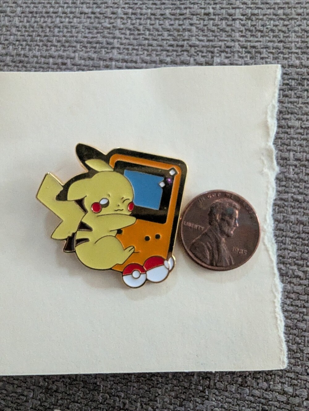 PIKACHU Gameboy Pin - Picture 3 of 4